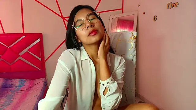 Snapshot of _Jessi29_ chatting on January 19, 2025, 2:17 pm  Jessi29  online show from January 19, 2025, 2:17 pm