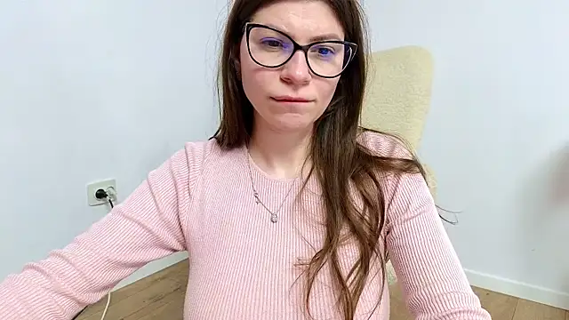 Jullyenn3 online show from March 20, 2025, 7:25 pm