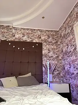 Mary Walker online show from March 20, 2025, 5:57 am