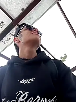 Snapshot of Cuervo_maniaco chatting on January 30, 2025, 3:40 pm Cuervo maniaco online show from January 30, 2025, 3:40 pm