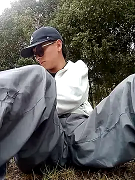 Snapshot of Cuervo_maniaco chatting on February 7, 2025, 7:06 pm Cuervo maniaco online show from February 7, 2025, 7:06 pm