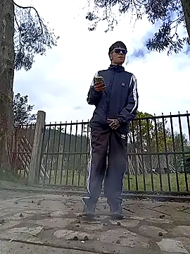 Snapshot of Cuervo_maniaco chatting on October 12, 2025, 4:17 pm Cuervo maniaco online show from October 12, 2025, 4:17 pm