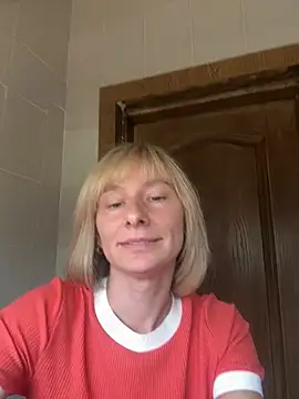 StellaBlondie online show from July 31, 2026, 7:41 am