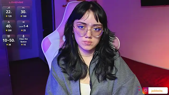 Snapshot of suzumi__ chatting on December 20, 2024, 8:55 pm suzumi   online show from December 20, 2024, 8:55 pm