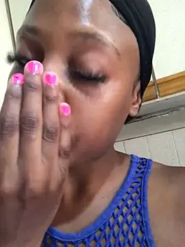 NAUGHTYSHALOTXX online show from December 8, 2024, 7:47 am