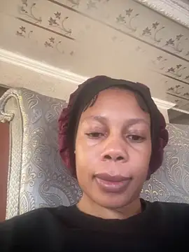 NAUGHTYSHALOTXX online show from October 9, 2025, 9:18 am