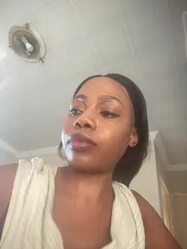 NAUGHTYSHALOTXX online show from July 16, 2026, 2:56 pm
