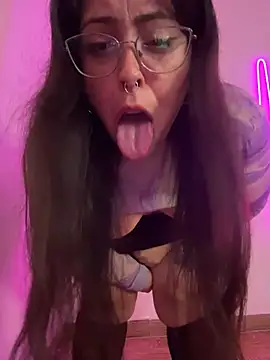 Mizztikaa online show from April 6, 2026, 7:04 pm