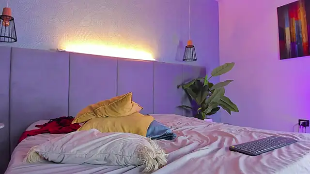 Annie-Wolf online show from March 14, 2025, 3:15 am