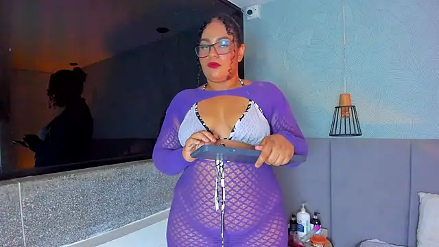 Annie-Wolf online show from September 10, 2025, 7:47 pm