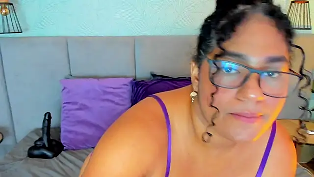 Annie-Wolf online show from September 29, 2025, 9:19 pm