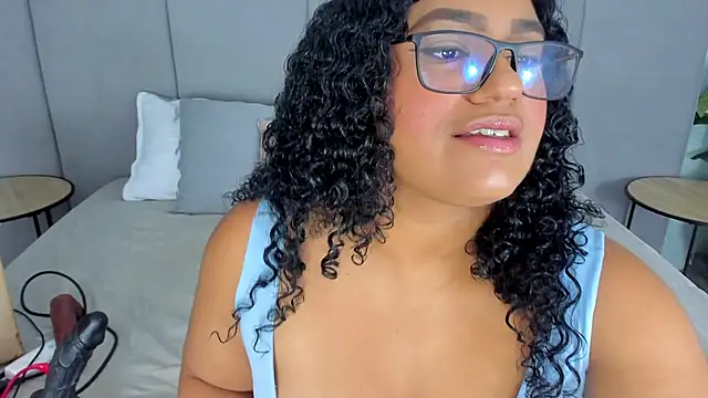 Annie-Wolf online show from October 10, 2025, 8:52 pm