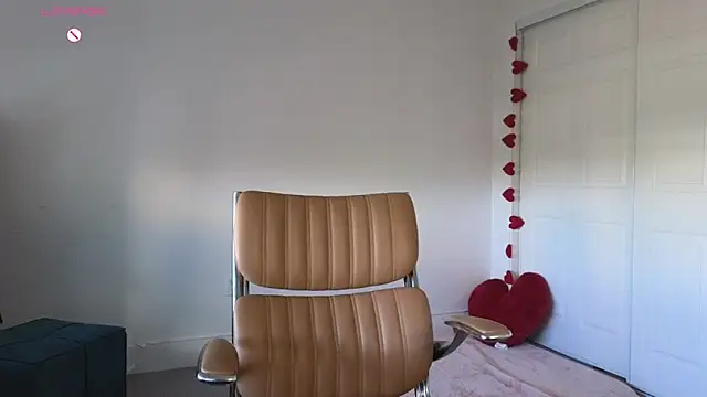 Snapshot of Sapphir3xoxo chatting on February 7, 2025, 7:59 pm Sapphir3xoxo online show from February 7, 2025, 7:59 pm
