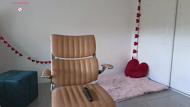 Snapshot of Sapphir3xoxo chatting on February 12, 2025, 3:16 pm Sapphir3xoxo online show from February 12, 2025, 3:16 pm