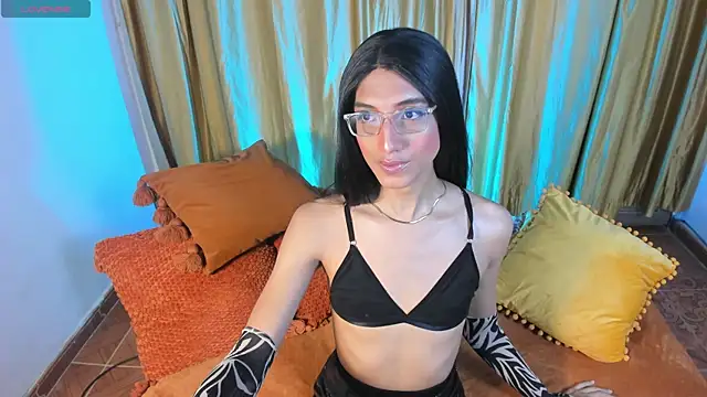 Snapshot of CharlotteLauren chatting on July 24, 2026, 4:21 am CharlotteLauren online show from July 24, 2026, 4:21 am