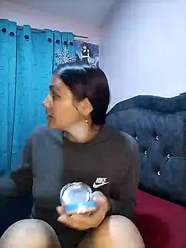 Nahiara velez online show from February 8, 2025, 11:45 pm