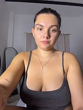 Snapshot of eva_y_marcelo chatting on May 25, 2026, 12:00 pm eva y marcelo online show from May 25, 2026, 12:00 pm