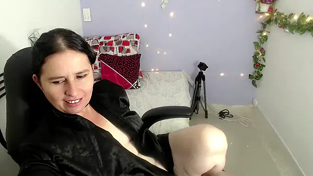 victoria jones online show from February 6, 2025, 12:16 pm