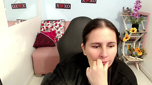 victoria jones online show from October 21, 2025, 6:41 pm