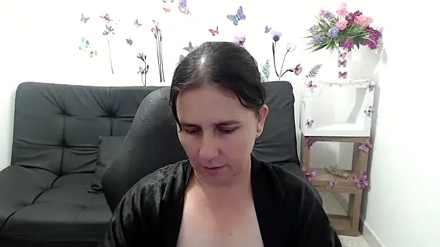 Snapshot of victoria_jones chatting on June 8, 2026, 1:11 pm victoria jones online show from June 8, 2026, 1:11 pm