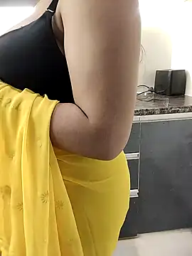 Snapshot of Diya_Chopra chatting on December 17, 2024, 5:07 am Diya Chopra online show from December 17, 2024, 5:07 am