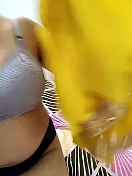 Snapshot of Diya_Chopra chatting on March 3, 2025, 4:47 am Diya Chopra online show from March 3, 2025, 4:47 am