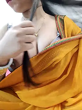 Snapshot of Diya_Chopra chatting on March 13, 2025, 4:38 am Diya Chopra online show from March 13, 2025, 4:38 am