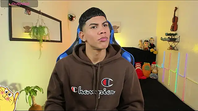 Damian latinxxx online show from March 11, 2026, 3:12 am