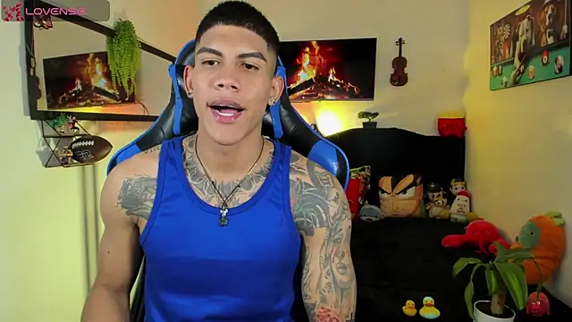 Snapshot of Damian_latinxxx chatting on May 15, 2026, 3:13 am Damian latinxxx online show from May 15, 2026, 3:13 am
