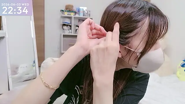 Snapshot of -SHINON- chatting on June 3, 2026, 1:36 pm -SHINON- online show from June 3, 2026, 1:36 pm