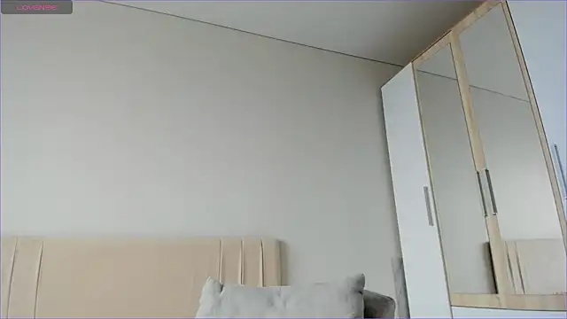 sweety vikky online show from January 6, 2025, 3:20 am