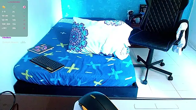 bray hotboy777 online show from March 9, 2025, 3:49 pm