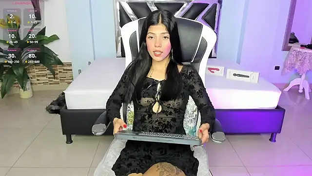 Snapshot of EroticAzir chatting on November 22, 2025, 3:16 am EroticAzir online show from November 22, 2025, 3:16 am