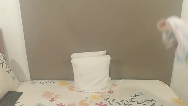 kimberlyjamexxx online show from October 12, 2025, 3:16 am