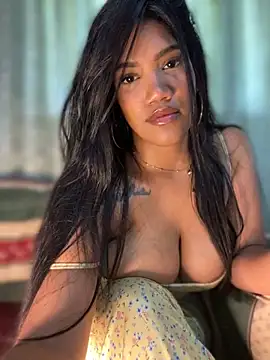 JennamartinyII online show from January 15, 2025, 4:32 pm