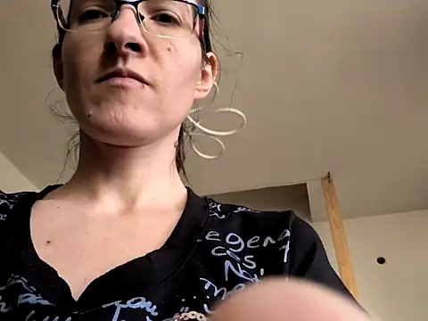 Milky hairy mommy online show from February 9, 2025, 10:42 am