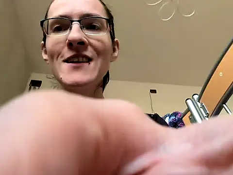 Milky hairy mommy online show from February 9, 2025, 1:46 pm