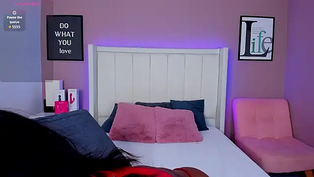 Britanymooree online show from October 27, 2025, 8:35 pm