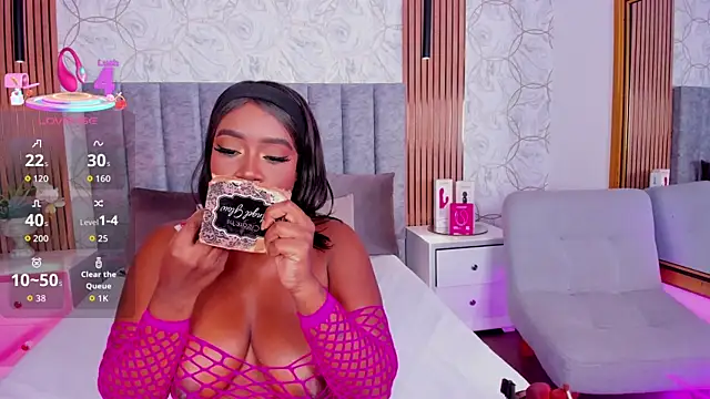 Britanymooree online show from February 11, 2026, 7:41 pm