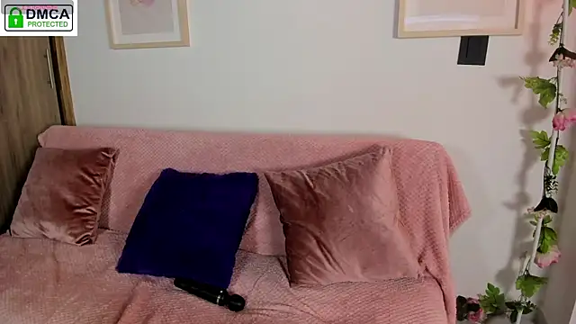 Snapshot of Veronica_isaza__ chatting on June 17, 2026, 12:29 pm Veronica isaza online show from June 17, 2026, 12:29 pm