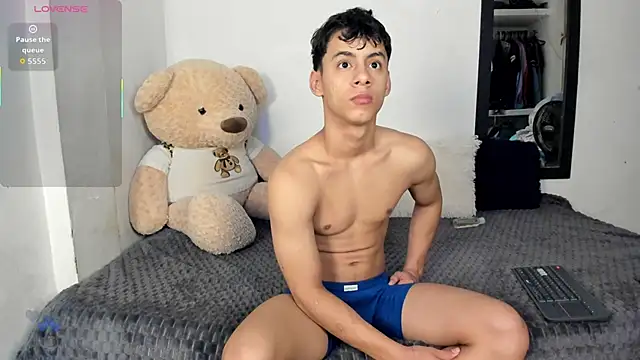 LittleParker online show from November 14, 2025, 1:32 pm