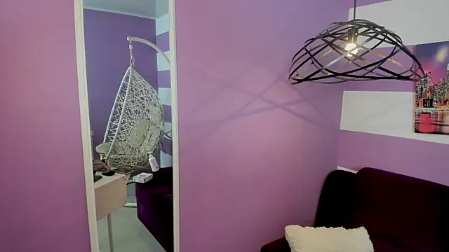 Snapshot of lovely__martina chatting on December 11, 2024, 1:37 am lovely martina online show from December 11, 2024, 1:37 am