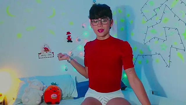 Snapshot of arnold_laurent_ chatting on December 26, 2024, 6:54 pm arnold laurent  online show from December 26, 2024, 6:54 pm