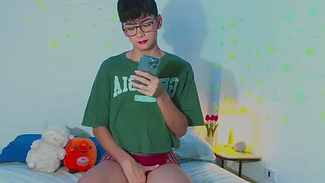 Snapshot of arnold_laurent_ chatting on February 23, 2025, 8:22 pm arnold laurent  online show from February 23, 2025, 8:22 pm
