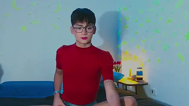 Snapshot of arnold_laurent_ chatting on March 3, 2025, 8:21 pm arnold laurent  online show from March 3, 2025, 8:21 pm