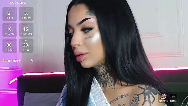 CreamyInkky  online show from October 31, 2025, 3:51 am