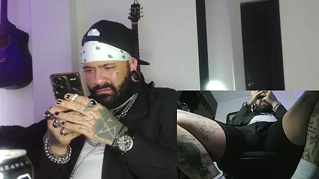 darkclothes online show from December 25, 2024, 7:34 pm