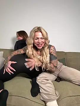 Divina X  online show from February 8, 2026, 4:49 am