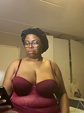 Nomthie online show from October 26, 2025, 9:21 pm