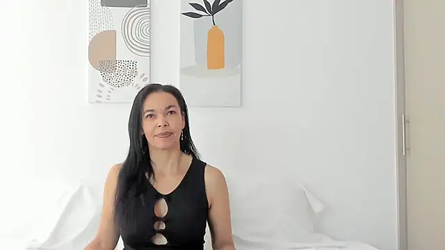 Evawalker  online show from September 20, 2025, 3:24 pm